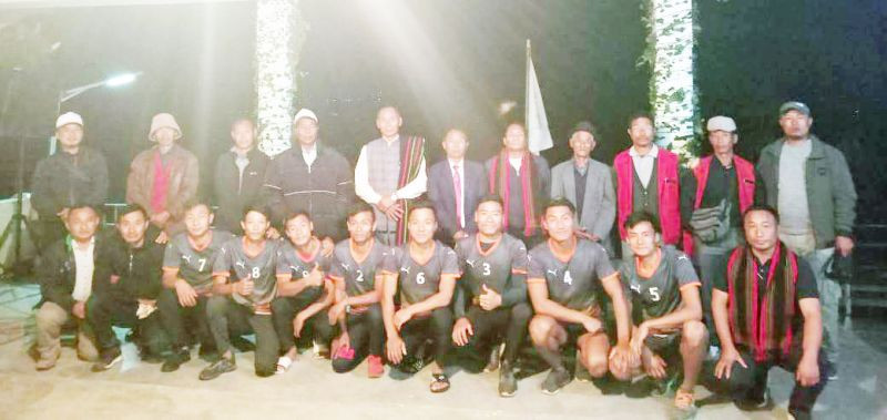 Champions Michazou with the dignitaries at the 1st edition of the Open Volleyball Tournament 2021 organized by Seiyhama Baptist Church on November 6 at Seiyhama village under Kohima district.